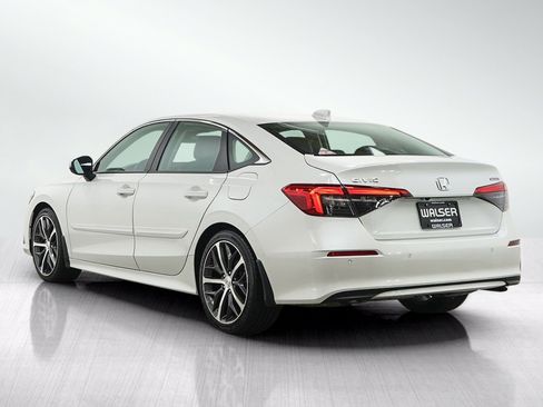 Used 2023 Honda Civic Touring image 3