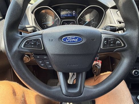 Used 2016 Ford Focus SE FWD image 15