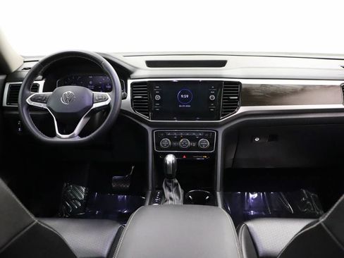 Used 2023 Volkswagen Atlas SE w/ Panoramic Sunroof Package FWD image 13