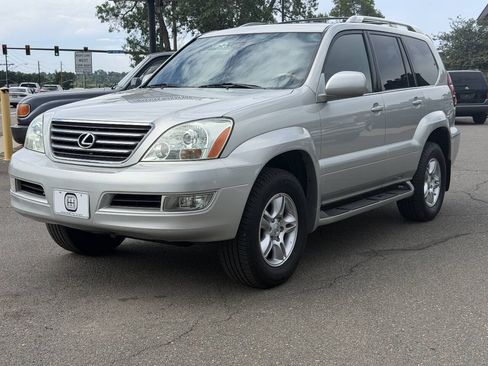 Used 2004 Lexus GX 470 w/ Preferred Accessory Pkg AWD/4WD image 3