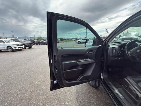 Used 2022 Chevrolet Colorado ZR2 AWD/4WD image 16