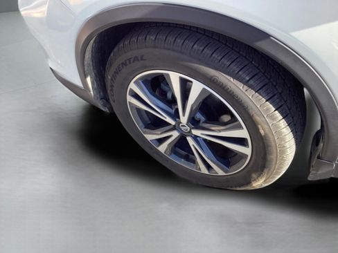 Used 2019 Nissan Rogue SV w/ Premium Package image 26