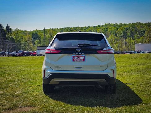 Used 2022 Ford Edge SEL w/ Convenience Package AWD/4WD image 4