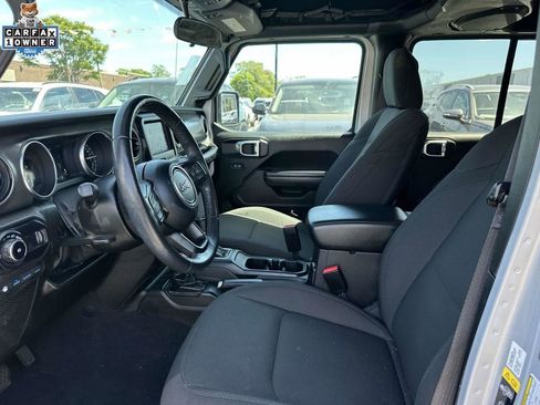Used 2023 Jeep Wrangler Unlimited w/ Cold Weather Group AWD/4WD image 14