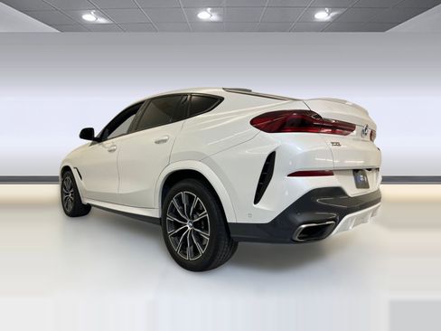 Used 2022 BMW X6 M50i w/ Executive Package image 3