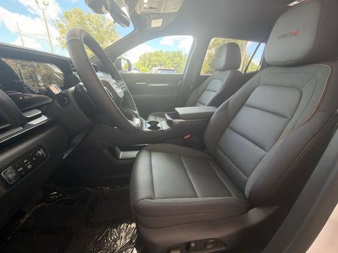 New 2026 GMC Terrain AT4 w/ Technology Package II AWD/4WD image 17