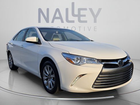 Used 2017 Toyota Camry XLE w/ Moonroof Package FWD image 7