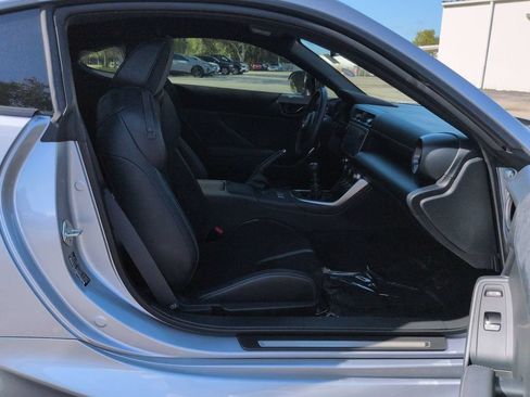 Used 2025 Toyota GR86 Premium w/ Performance Package RWD image 12