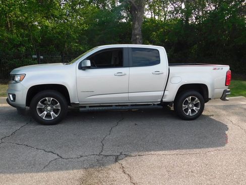 Used 2016 Chevrolet Colorado Z71 image 2