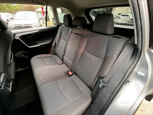 Used 2022 Toyota RAV4 LE image 19