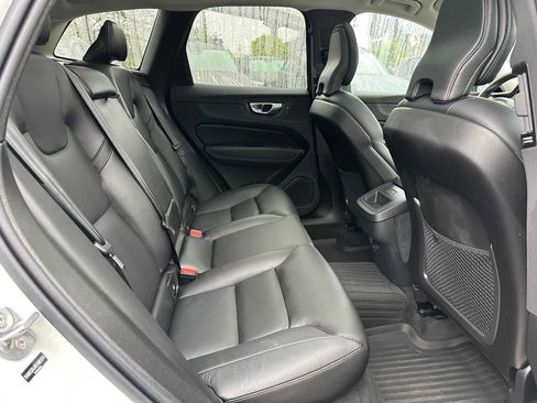 Used 2025 Volvo XC60 B5 Core w/ Protection Package Premier image 12