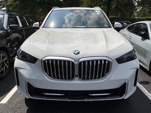 Used 2024 BMW X5 xDrive40i w/ Parking Assistance Package AWD/4WD image 12
