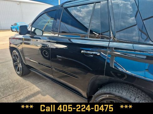 Used 2018 Cadillac Escalade Platinum AWD/4WD image 7