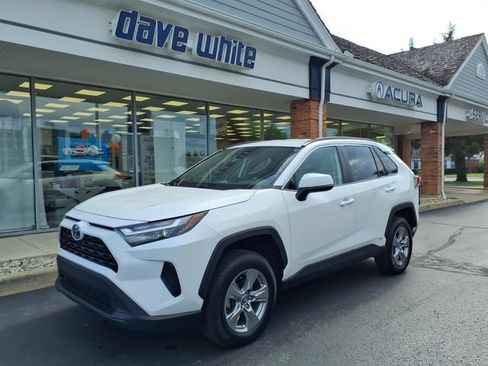 Used 2024 Toyota RAV4 XLE AWD/4WD image 1
