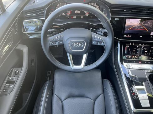 Used 2025 Audi Q7 3.0T Prestige w/ Prestige Package AWD/4WD image 3
