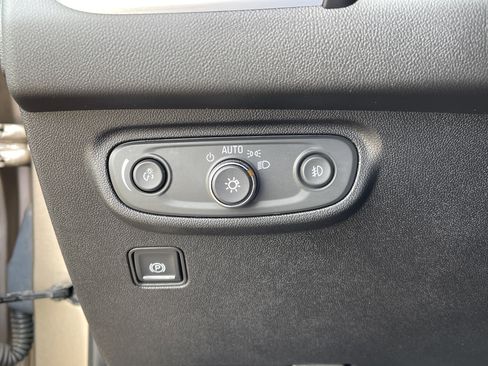 Used 2018 GMC Terrain SLT w/ Preferred Package image 21