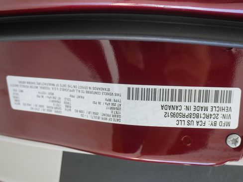 Used 2023 Chrysler Pacifica Touring-L FWD image 33