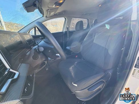 Certified 2025 Kia Sportage LX image 15