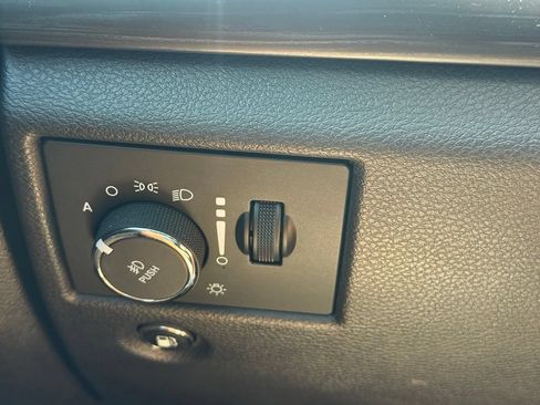 Used 2020 Jeep Grand Cherokee Altitude AWD/4WD image 19
