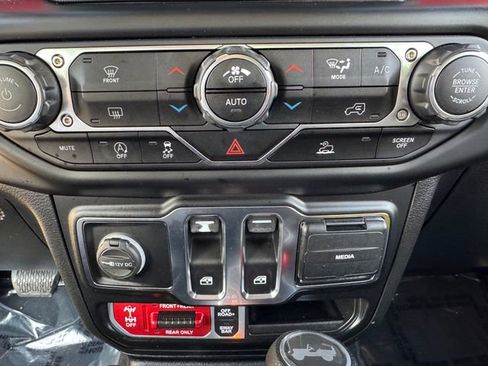 Used 2021 Jeep Wrangler Rubicon AWD/4WD image 23