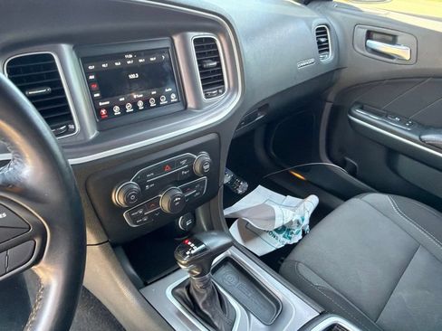 Used 2022 Dodge Charger SXT RWD image 14