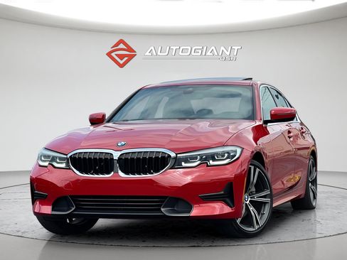 Used 2021 BMW 330i Sedan w/ Convenience Package RWD image 1