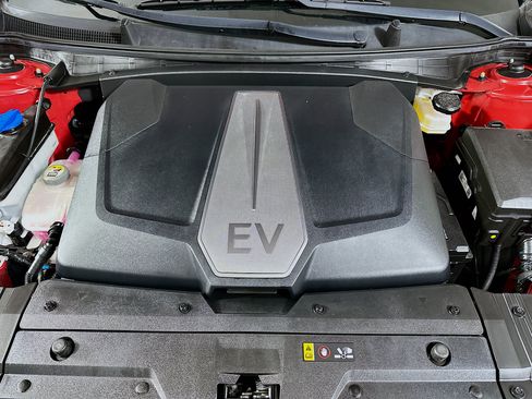 Used 2023 Kia EV6 Wind RWD image 33
