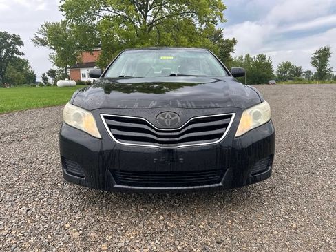 Used 2010 Toyota Camry LE FWD image 2