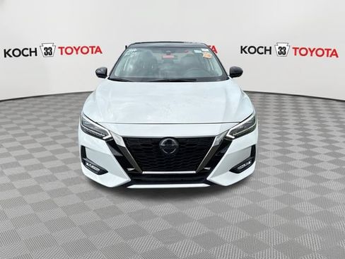 Used 2023 Nissan Sentra SR w/ SR Premium Package FWD image 2