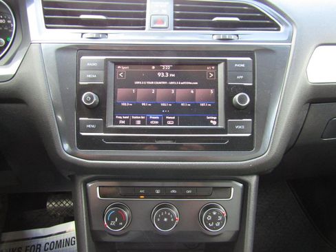 Used 2020 Volkswagen Tiguan S AWD/4WD image 12