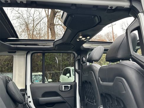 Used 2023 Jeep Wrangler Unlimited Rubicon 4xe w/ Steel Bumper Group image 14