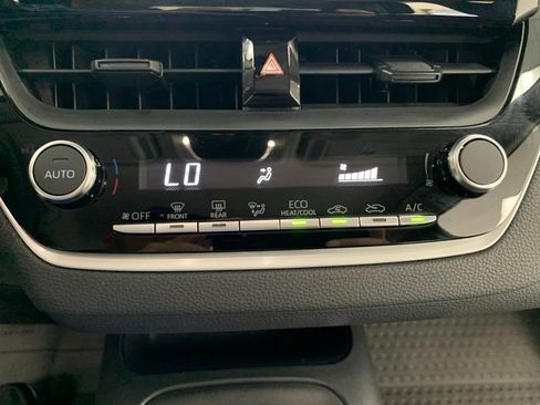 Used 2025 Toyota Corolla LE FWD image 20