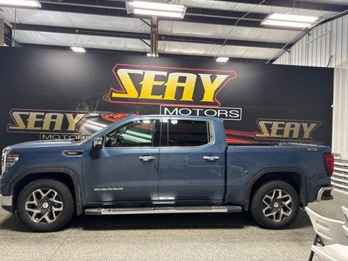 Used 2024 GMC Sierra 1500 SLT w/ SLT Premium Plus Package AWD/4WD image 2