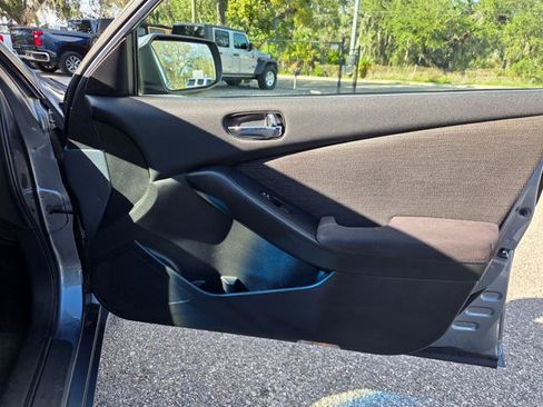 Used 2011 Nissan Altima 2.5 S w/ Special Edition Pkg image 22