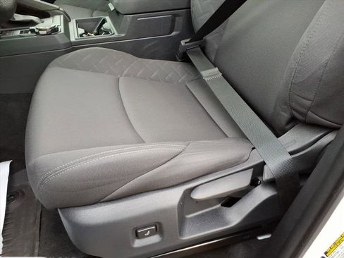 Used 2025 Toyota Tacoma SR image 15