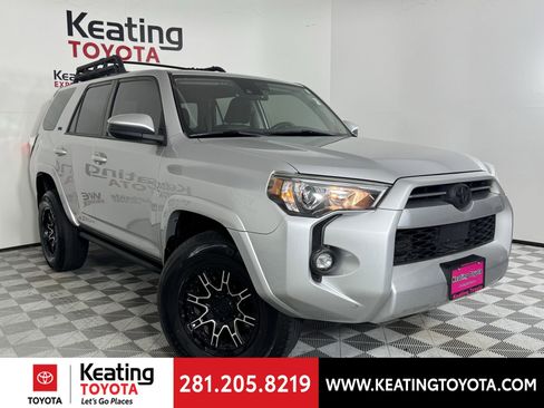 Used 2022 Toyota 4Runner SR5 image 2