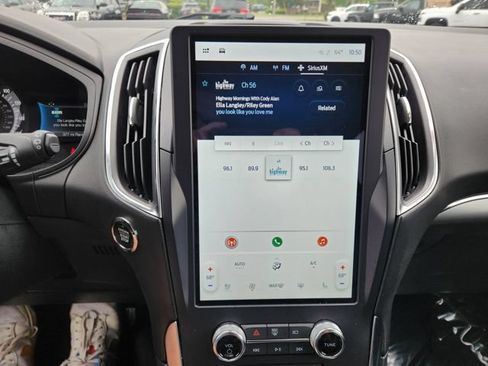 Used 2024 Ford Edge Titanium AWD/4WD image 10