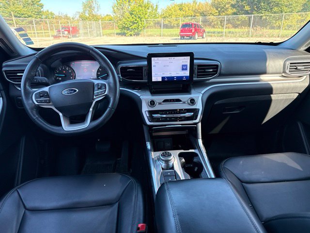 Used 2022 Ford Explorer XLT w/ Equipment Group 202A AWD/4WD image 9