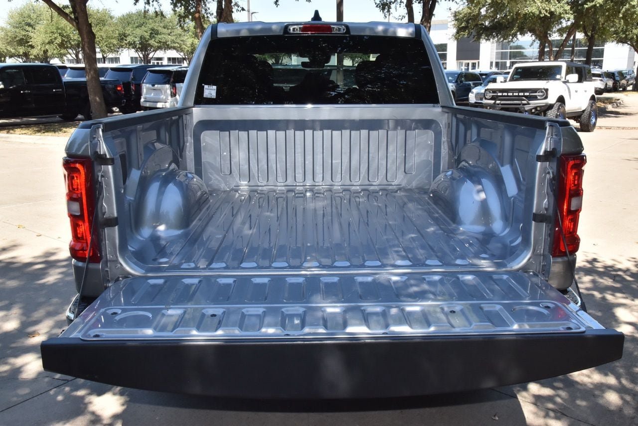 Used 2025 RAM 1500 Big Horn RWD image 36