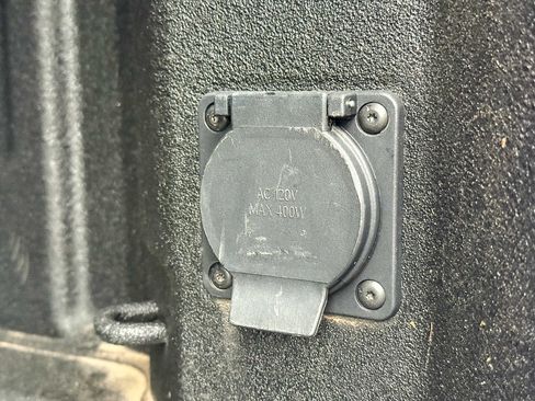 Used 2021 GMC Sierra 1500 SLT w/ SLT Premium Plus Package image 9