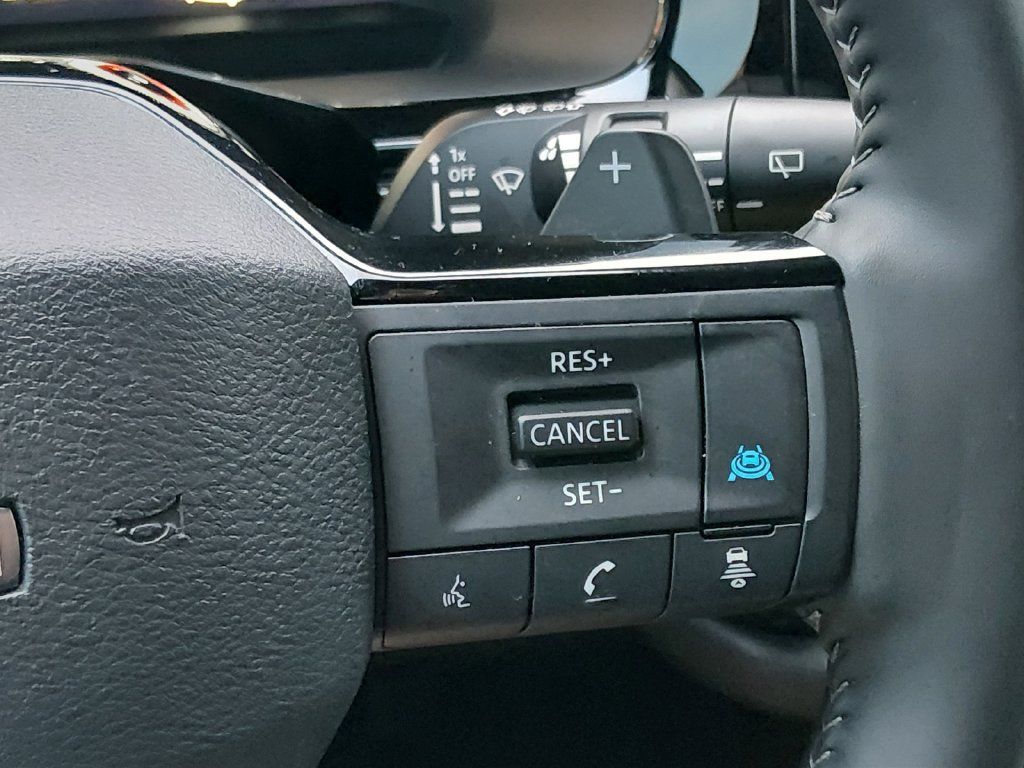 Used 2026 Nissan Pathfinder SL w/ SL Premium Package FWD image 24