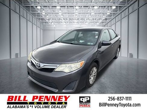 Used 2014 Toyota Camry LE FWD image 1