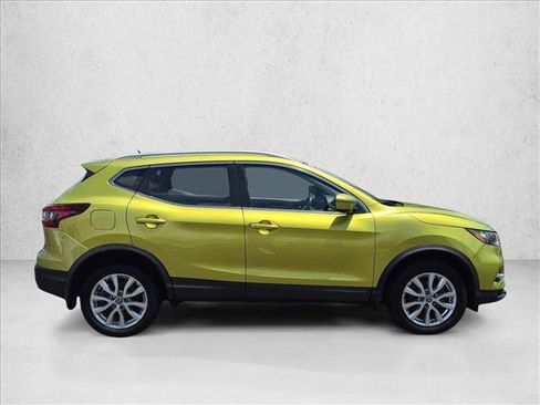 Used 2020 Nissan Rogue Sport SV FWD image 4