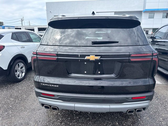 Used 2026 Chevrolet Traverse LT FWD image 3