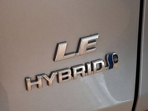 Certified 2022 Toyota RAV4 LE w/ Carpet Mat Package (TMS) image 30