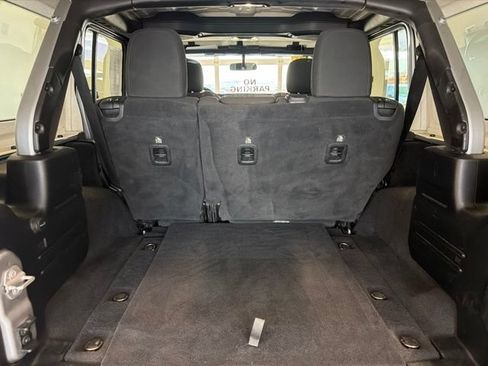 Used 2020 Jeep Wrangler Unlimited Sahara AWD/4WD image 14