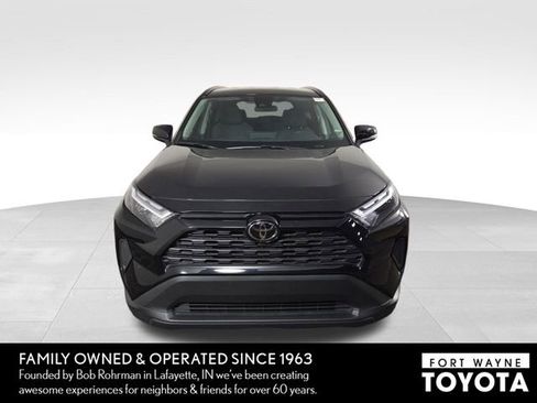 Used 2025 Toyota RAV4 XLE image 3