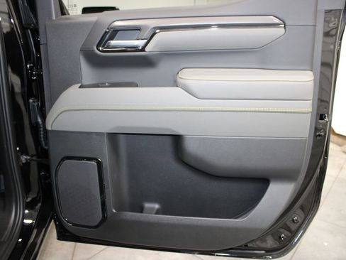 New 2026 Chevrolet Silverado 1500 ZR2 image 38