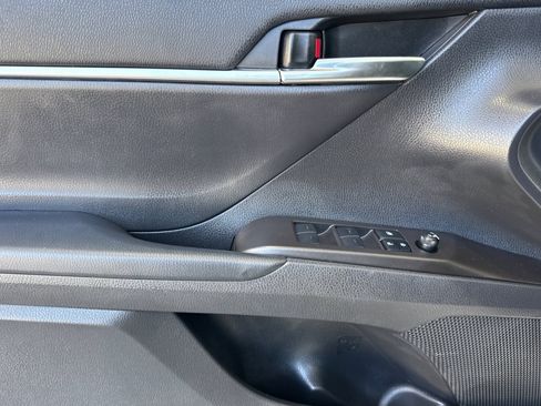 Used 2022 Toyota Camry LE FWD image 12