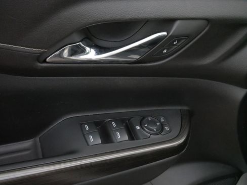 Used 2023 GMC Acadia SLT image 19